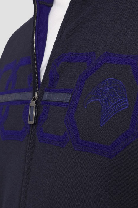 Товар синего цвета с внутренней стороны