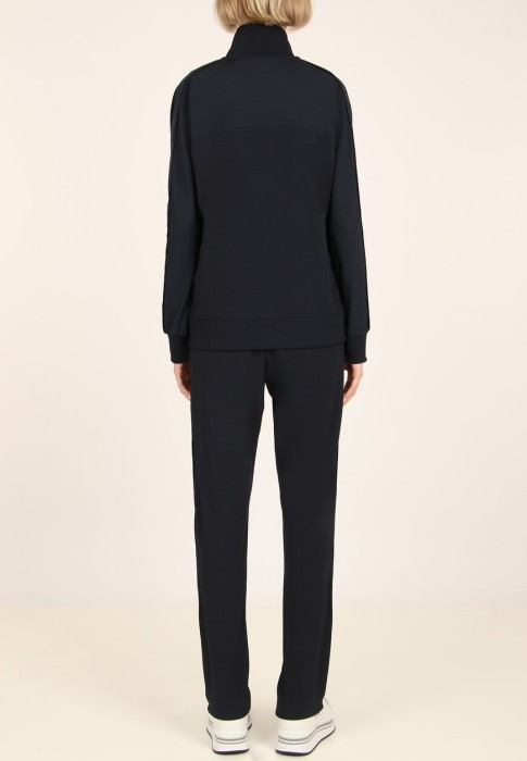 олимпийка  из италии вид сбоку