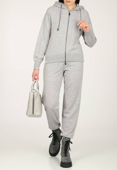 олимпийка  по цене 186620 руб вид справа