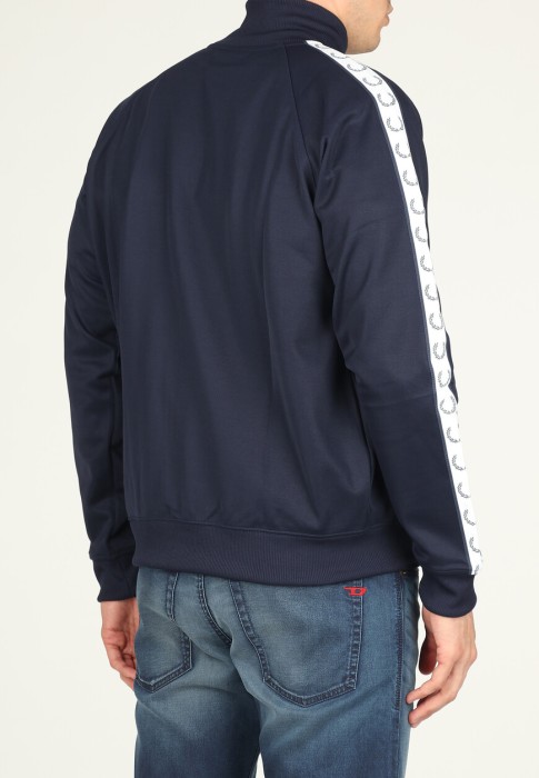 Товар синего цвета с внутренней стороны