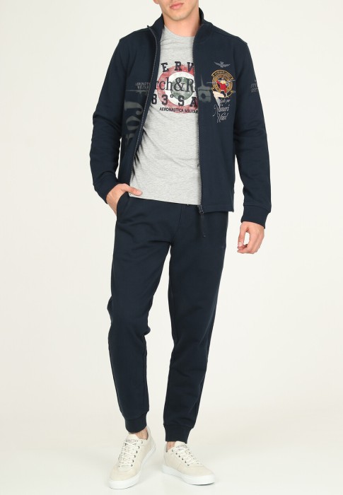 олимпийка  из италии вид сбоку