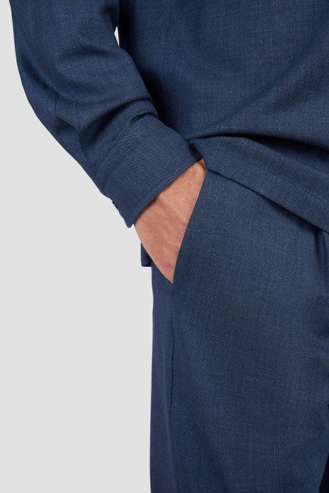 Товар синего цвета с внутренней стороны