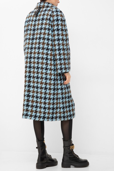 пальто  модель rineke по цене 306250 руб вид справа