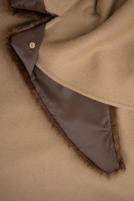 пальто  модель sussulto на сезон этого года фотография