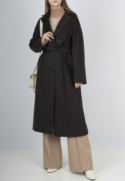 Товар коричневого цвета с внутренней стороны