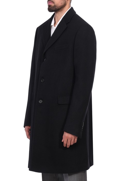 Товар черного цвета с внутренней стороны