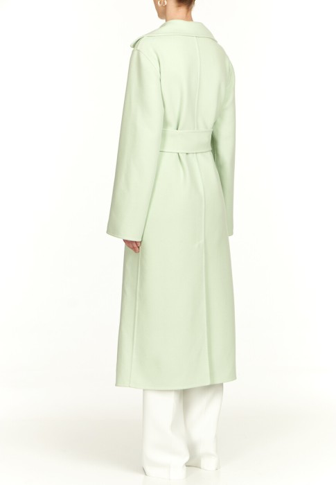 Товар зеленого цвета с внутренней стороны