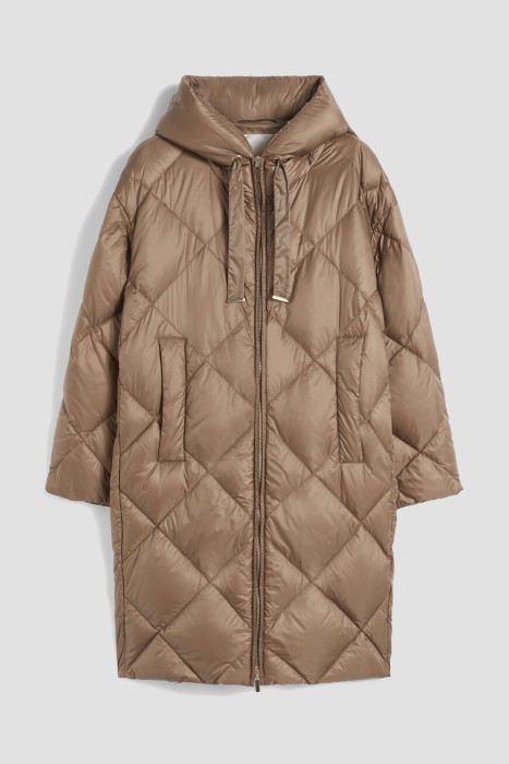 Товар коричневого цвета с внутренней стороны