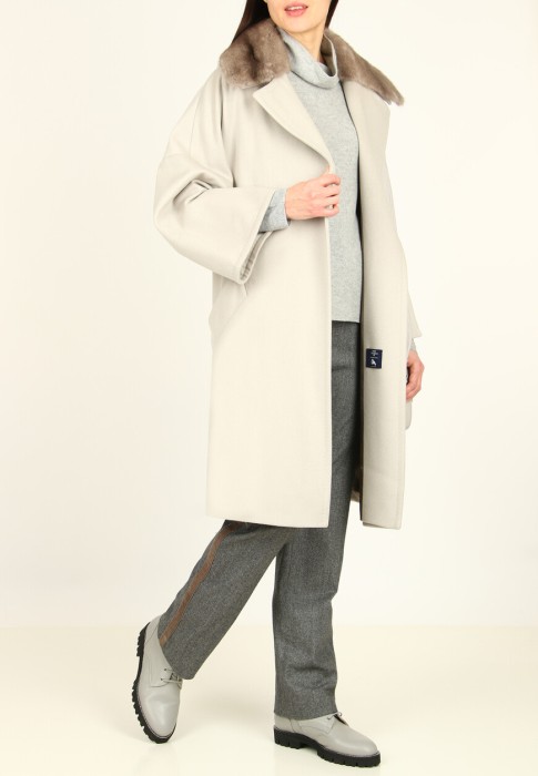 пальто  из италии вид сбоку