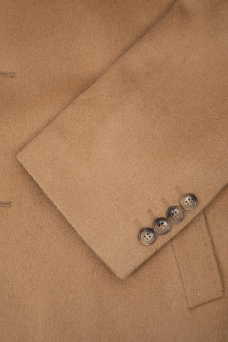 Товар бежевого цвета с внутренней стороны