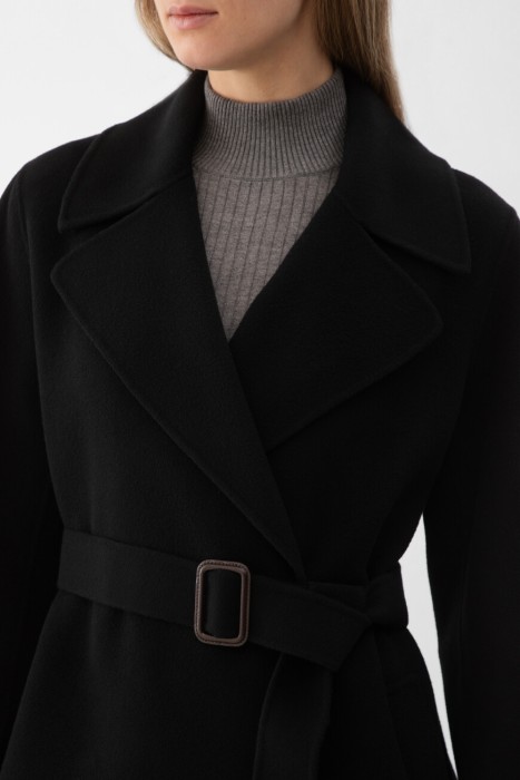 пальто  из италии вид сбоку