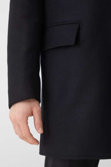 Товар синего цвета с внутренней стороны