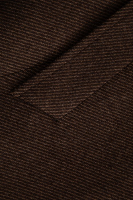 Товар коричневого цвета с внутренней стороны