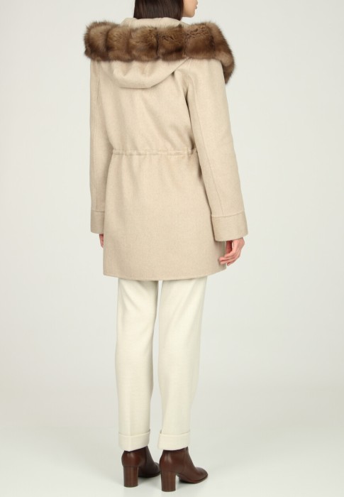 пальто  из америки вид сбоку