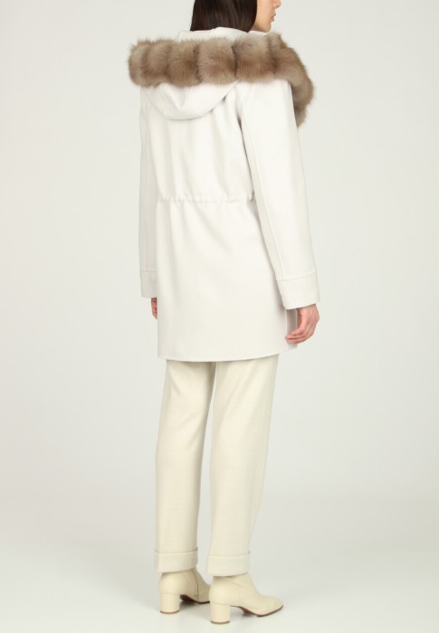 пальто  из америки вид сбоку