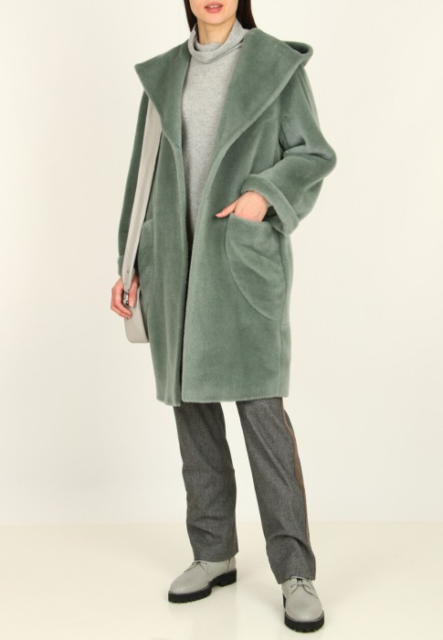 пальто  по цене 180900 руб вид справа