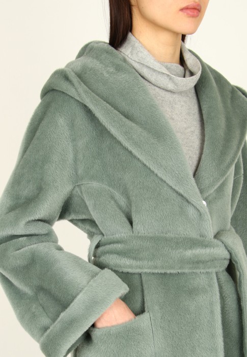 пальто  из проверенных материалов спереди