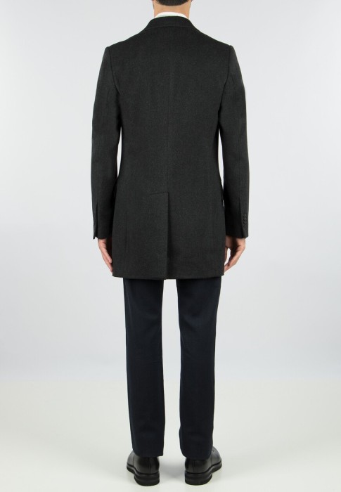 пальто  по цене 178900 руб вид справа