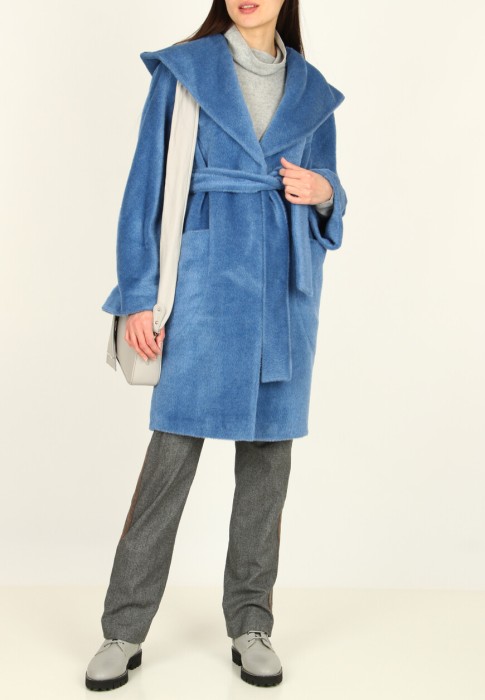 пальто  по цене 180900 руб вид справа