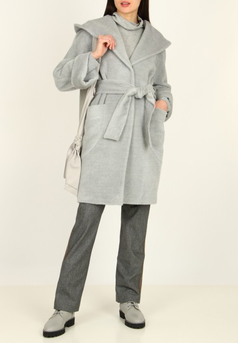 пальто  по цене 180900 руб вид справа