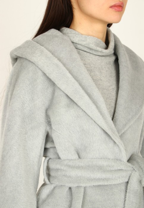 Товар серого цвета с внутренней стороны