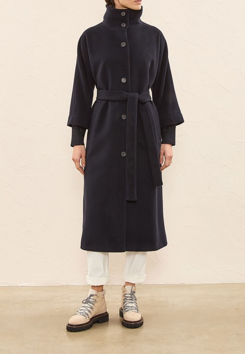 пальто  от бренда peserico вид слева