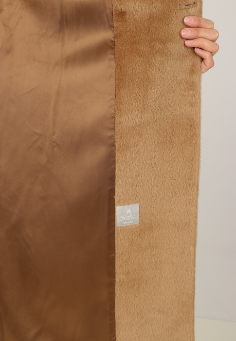 пальто  из проверенных материалов спереди