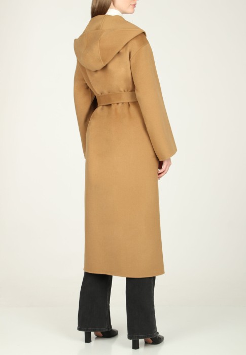 Товар бежевого цвета с внутренней стороны