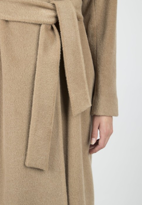 пальто  из проверенных материалов спереди