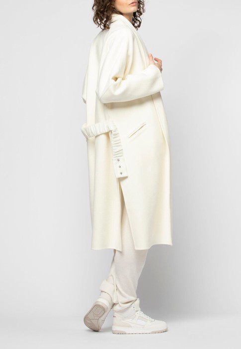 пальто  из италии вид сбоку