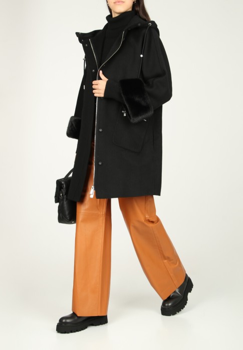 пальто  по цене 133900 руб вид справа