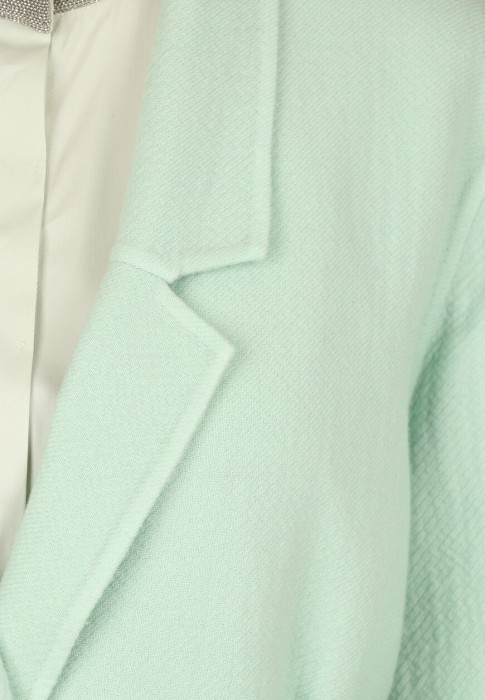 Товар зеленого цвета с внутренней стороны