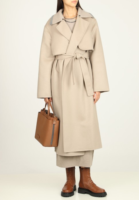 пальто  по цене 175630 руб вид справа