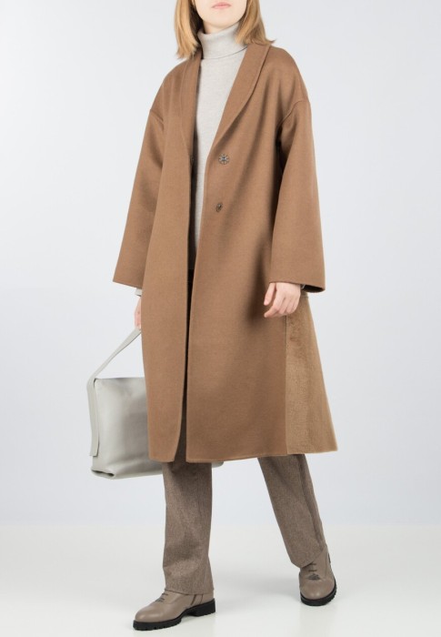 пальто  по цене 147630 руб вид справа