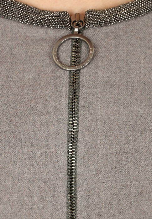 Товар серого цвета с внутренней стороны