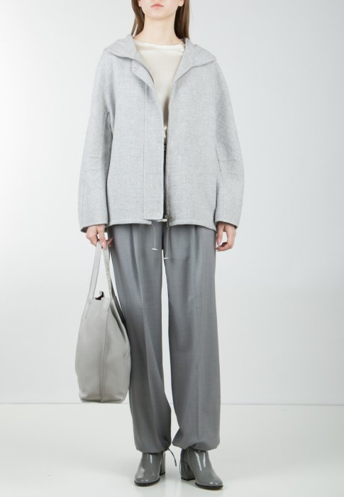 Товар серого цвета с внутренней стороны