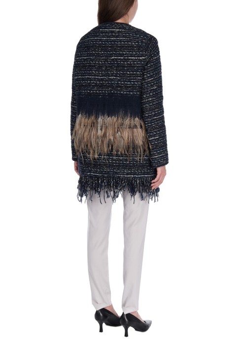 Товар синего цвета с внутренней стороны