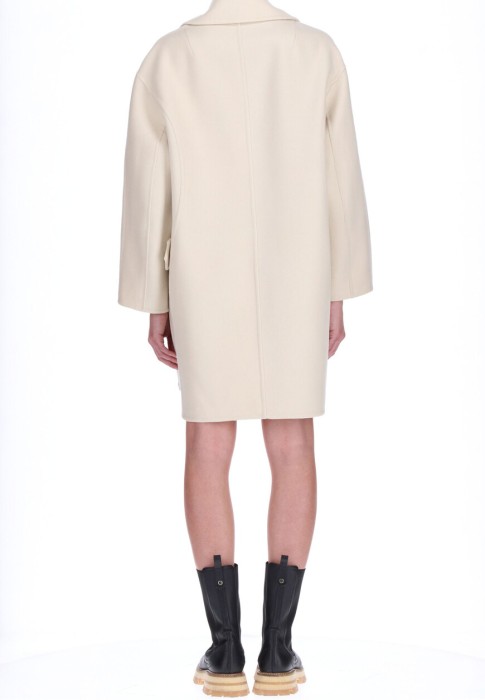 пальто  по цене 220430 руб вид справа