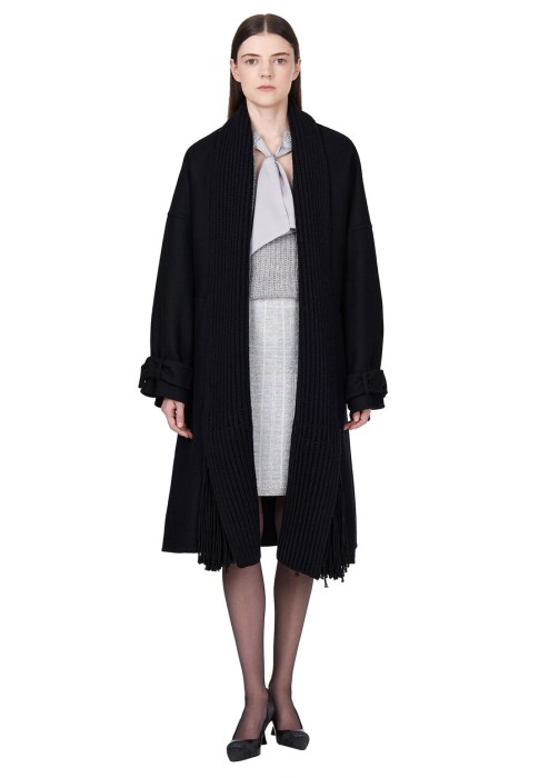 пальто  по цене 330330 руб вид справа