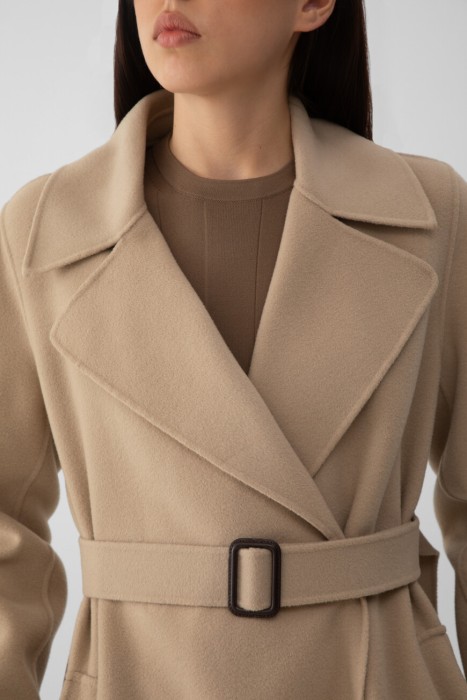 пальто  из италии вид сбоку