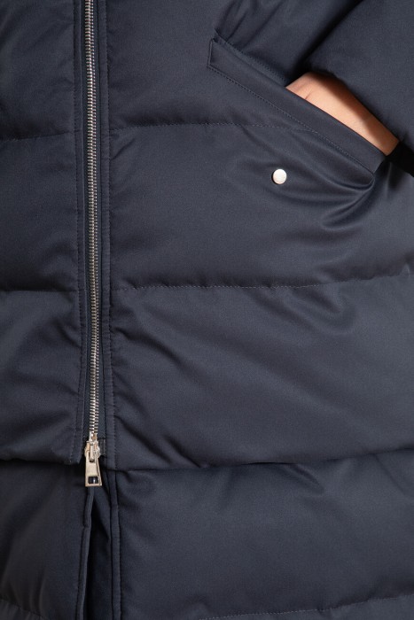 Товар синего цвета с внутренней стороны