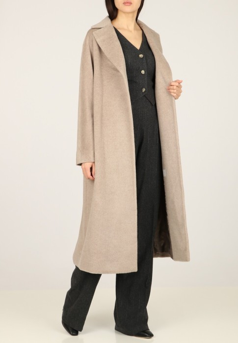 пальто  по цене 90900 руб вид справа