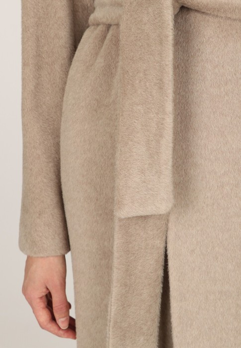 пальто  из проверенных материалов спереди