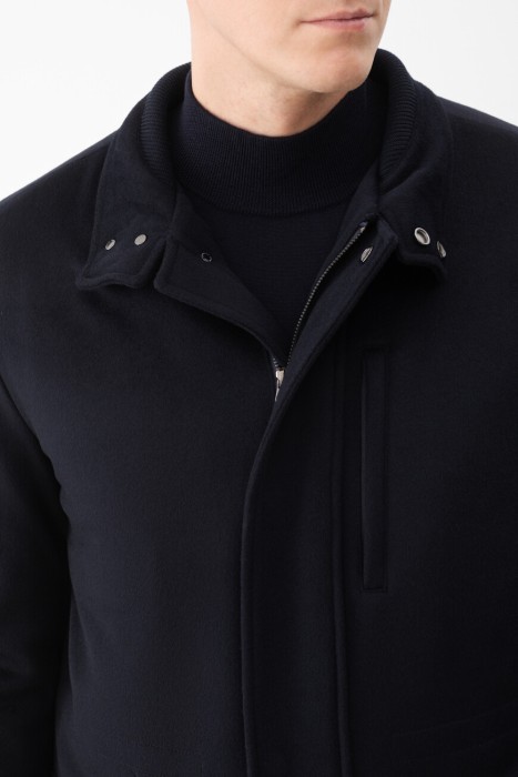 пальто  из италии вид сбоку