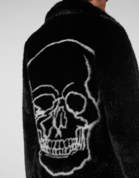 Товар черного цвета с внутренней стороны