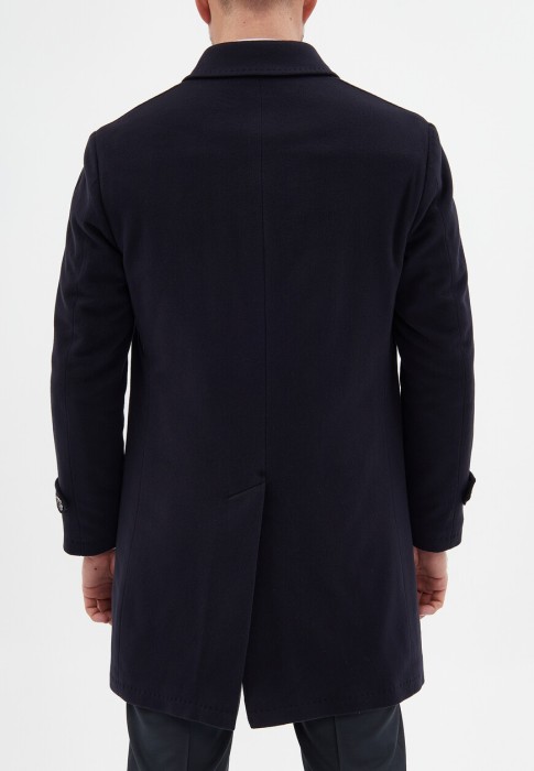 Товар синего цвета с внутренней стороны