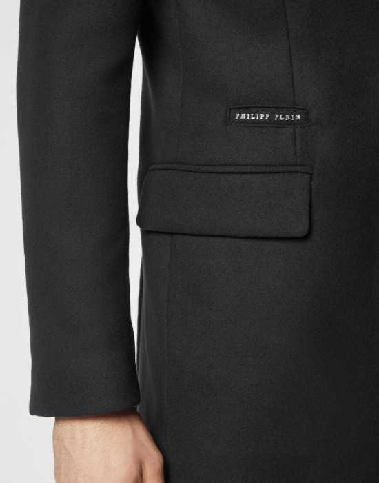 Товар черного цвета с внутренней стороны