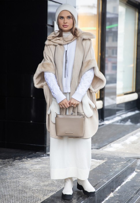 пальто  от бренда fabiana filippi вид слева