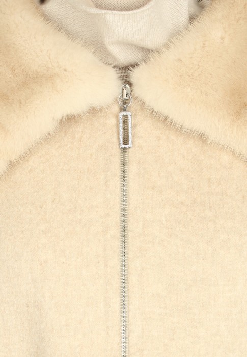 пальто  для взрослого возраста с изнаночной стороны