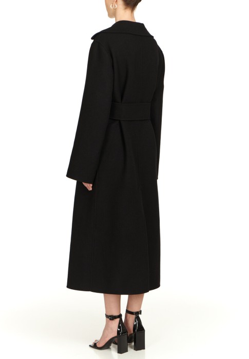 Товар черного цвета с внутренней стороны